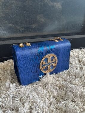 NEW Crossbody Bag💙